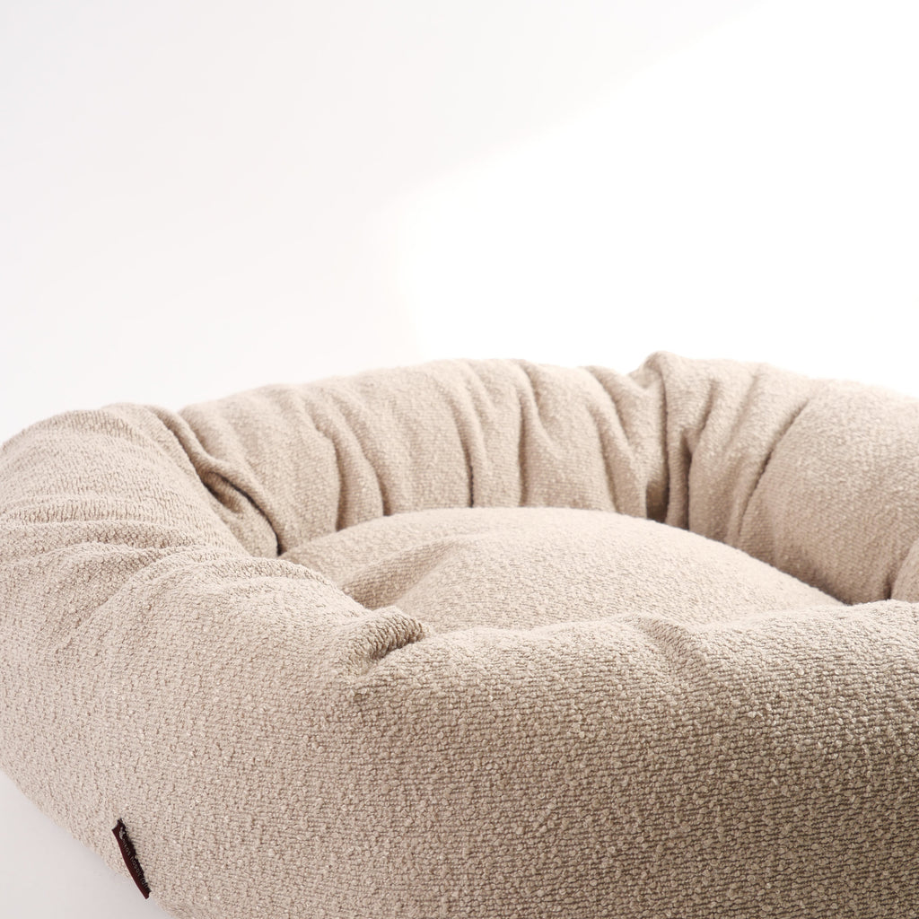 Nora Hundeseng i bouclé Beige