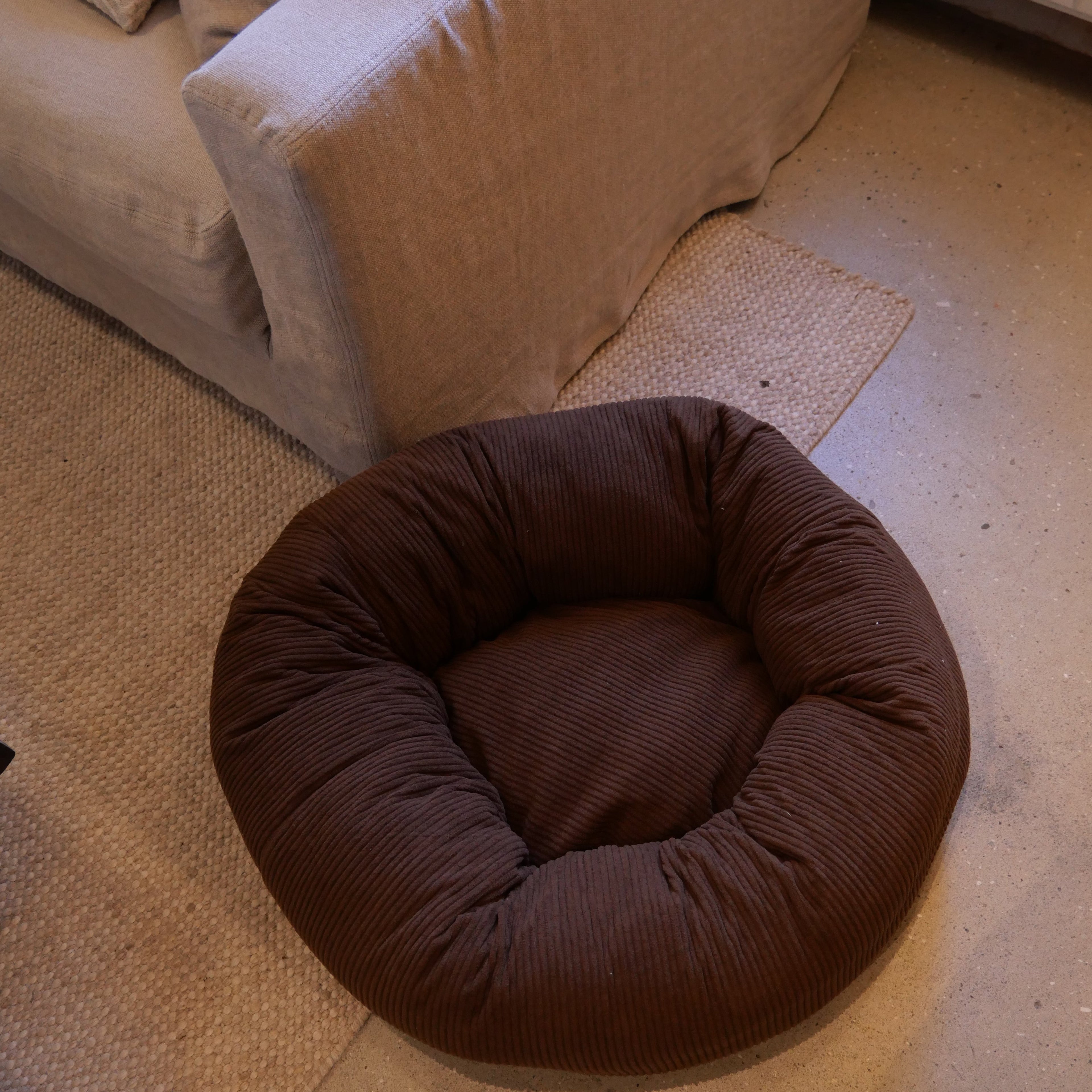 Alfred Hundeseng i fløjl Mocca Brown